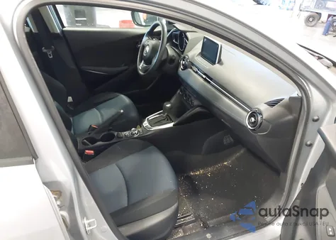 2017 Toyota Yaris Ia z USA, uszkodzony, nr VIN 3MYDLBYV9HY172325